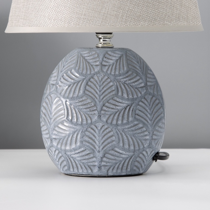 Настольная лампа с абажуром RISALUX «Сортино», Е14, 40 Вт, 22.5×22.5×32 см Настольная лампа с абажуром RISALUX «Сортино», Е14, 40 Вт, 22.5×22.5×32 см