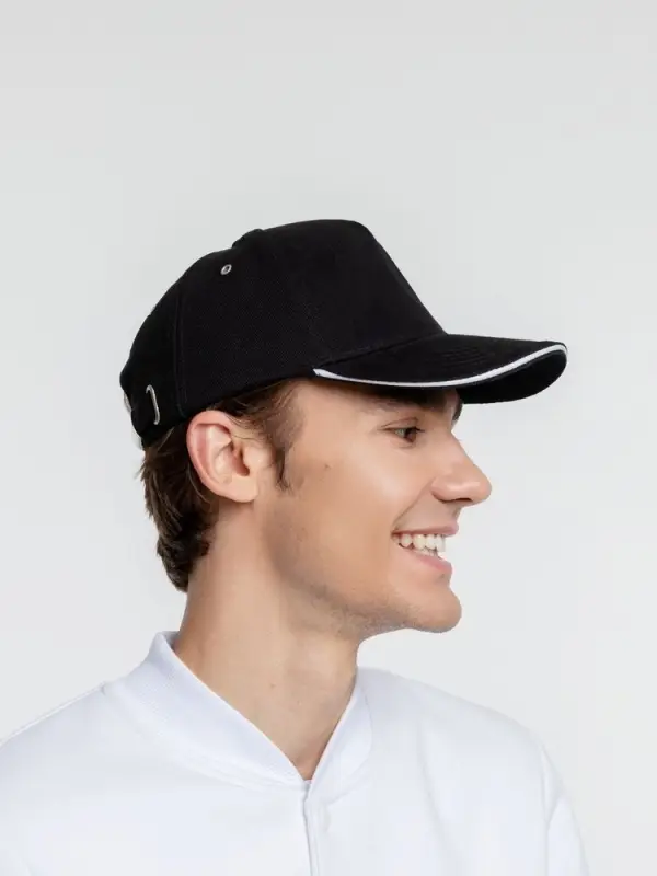 Бейсболка Classic, черная с белым кантом Бейсболка Classic, черная с белым кантом