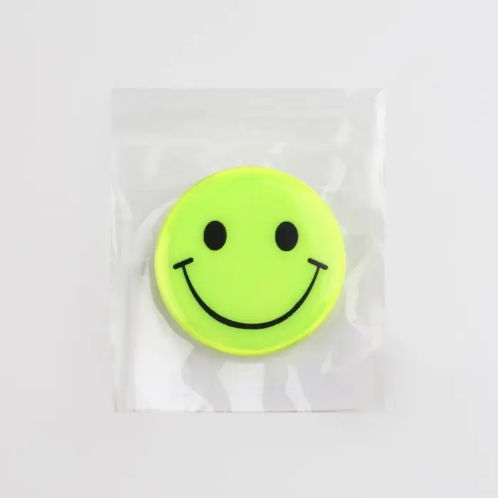 Светоотражающий значок «Смайл», d=3 см, жёлтый Светоотражающий значок «Смайл», d=3 см, жёлтый