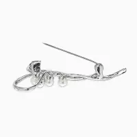 Брошь &laquo;Бантик&raquo;, жемчуг, цвет белый в серебре