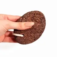 Пемза для педикюра, натуральная, с подвесом, 9.5&times;7 см, коричневая