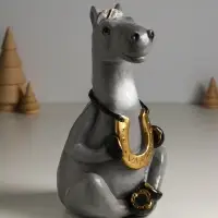 Копилка "Лошадь с подковой" 15х15х25 см, серый Копилка "Лошадь с подковой" 15х15х25 см, серый