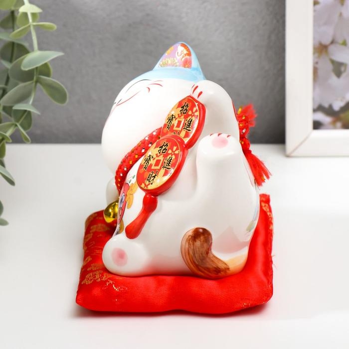 Копилка керамика "Кот Манэки-нэко с монетками на коврике" 10х12,5х7 см