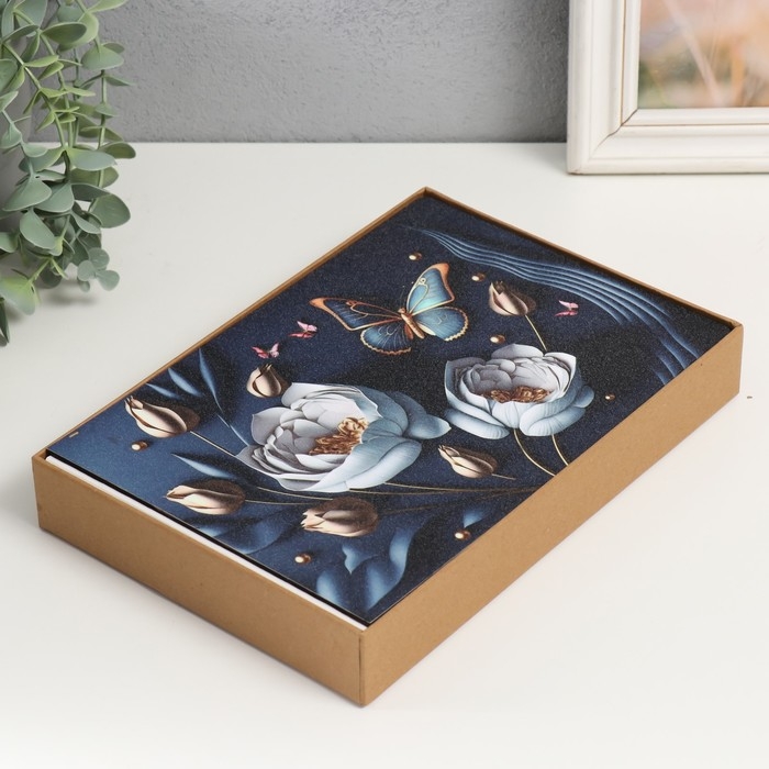 Фотоальбом на 52 фото 15х20 см Фотоальбом на 52 фото 15х20 см "Белые цветы и бабочка" дерево, блеск 4х17,4х25 см