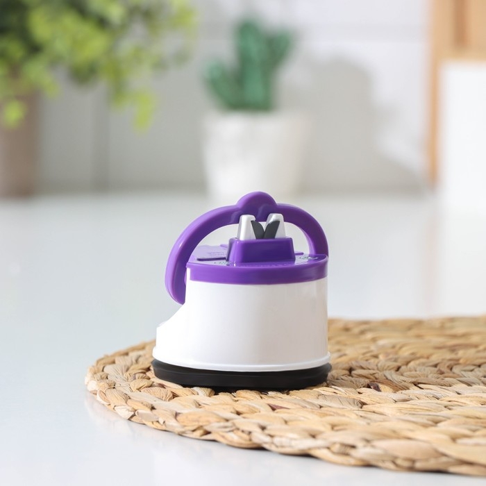 Точилка для ножей на присоске Libra Plast, пластик, цвет микс Точилка для ножей на присоске Libra Plast, пластик, цвет микс