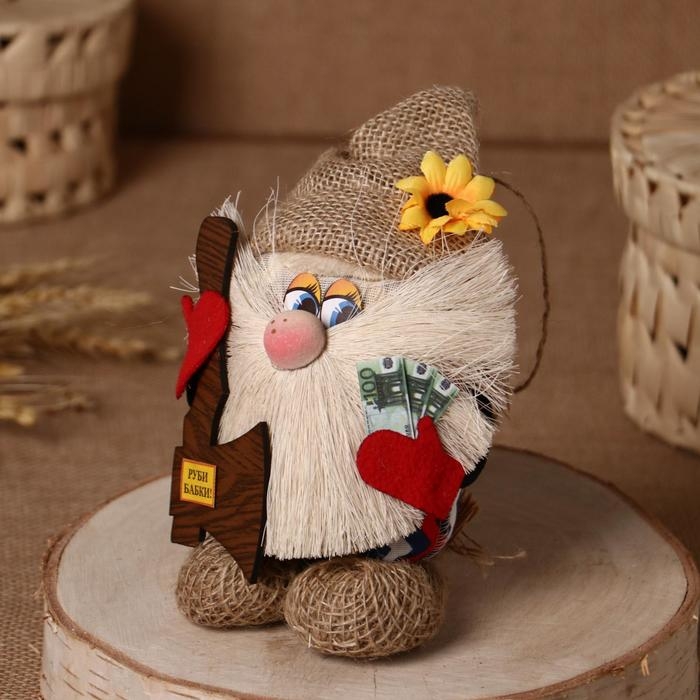 Оберег-домовой Оберег-домовой "Василек в льняном колпаке, с топором", 23х15х8 см, микс