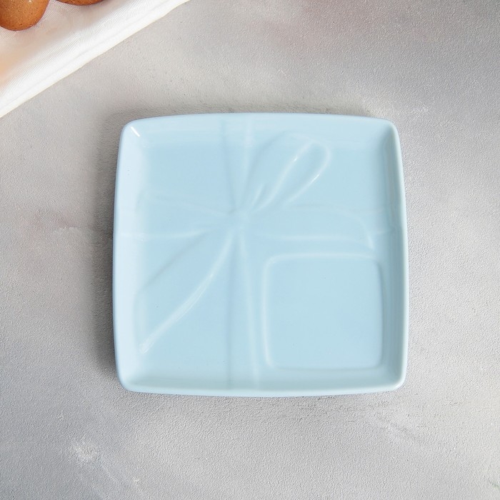 Чайная пара керамическая «Голубой подарок», кружка 150 мл, блюдце 15.5х15.5 см, цвет голубой Чайная пара керамическая «Голубой подарок», кружка 150 мл, блюдце 15.5х15.5 см, цвет голубой