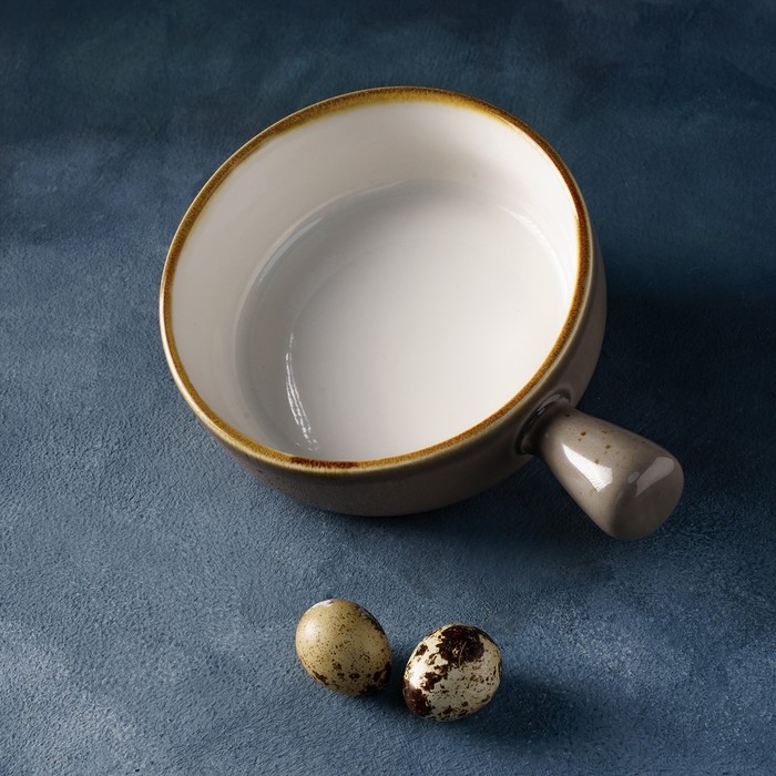 Кокотница фарфоровая Magistro «Церера», 500 мл, d=15 см, цвет коричневый Кокотница фарфоровая Magistro «Церера», 500 мл, d=15 см, цвет коричневый