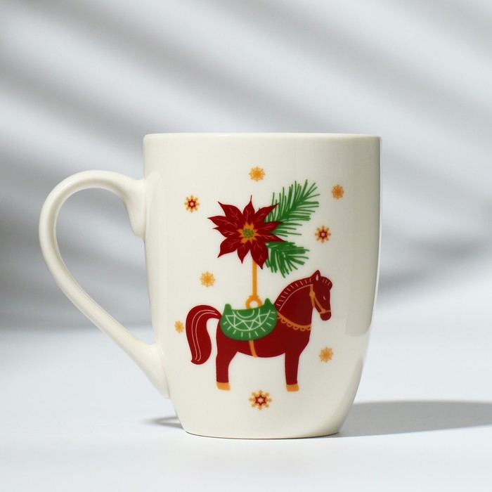 Кружка керамическая с ложкой «Новогодние игрушки», 310 мл, цвет белый Кружка керамическая с ложкой «Новогодние игрушки», 310 мл, цвет белый