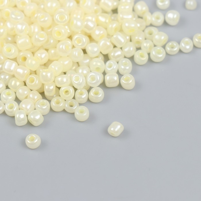 Бисер стекло 6/0  Бисер стекло 6/0 "Бледно-жёлтый" перламутр 450 гр