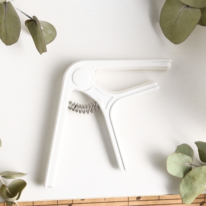 Каподастр для гитары Music Life белый Каподастр для гитары Music Life белый