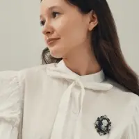 Брошь &laquo;Камея&raquo;, в цветах, чёрно-белая в чернёном серебре
