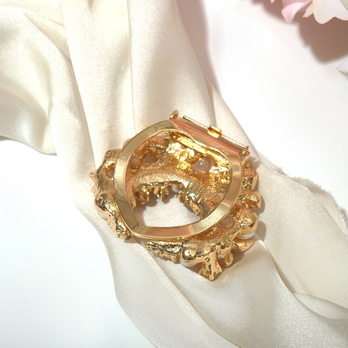 Зажим для платка «Жемчужное соцветие», цвет белый в золоте Зажим для платка «Жемчужное соцветие», цвет белый в золоте