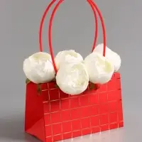 Сумка для цветов влагостойкая, красная 22x10.5x13.5±5% см Сумка для цветов влагостойкая, красная 22x10.5x13.5±5% см