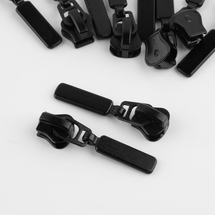 Бегунок автоматический для молнии «Трактор», №5, 10 шт, цвет чёрный Бегунок автоматический для молнии «Трактор», №5, 10 шт, цвет чёрный