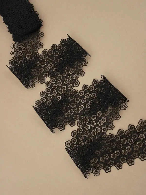 Кружево гипюровое, 80 мм, 6.8&plusmn;0.5 м, цвет чёрный