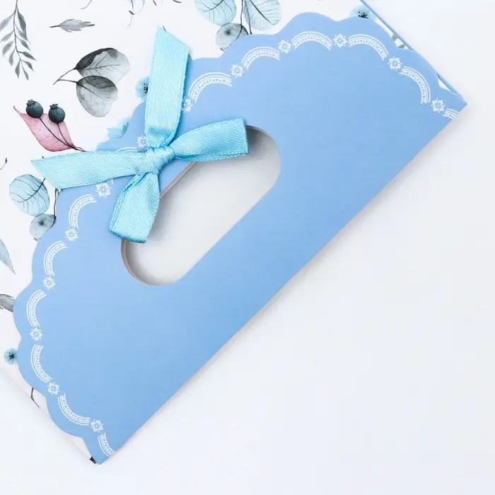 Подарочная коробка - пакет, упаковка с вырубной ручкой, «Голубые васильки», 14×6×21 см Подарочная коробка - пакет, упаковка с вырубной ручкой, «Голубые васильки», 14×6×21 см