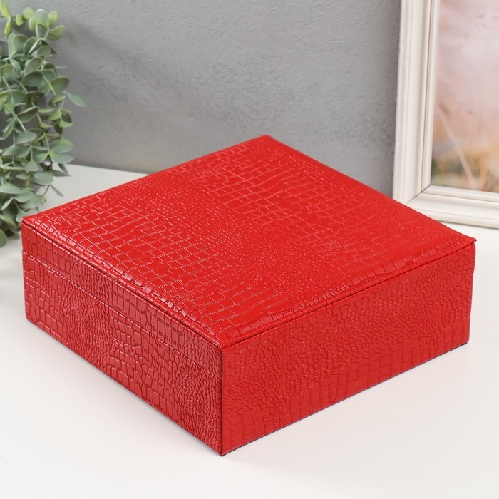 Шкатулка кожзам под часы 2 отделения и бижутерию  Шкатулка кожзам под часы 2 отделения и бижутерию "Кожа крокодила" красная 26х26,5х10 см