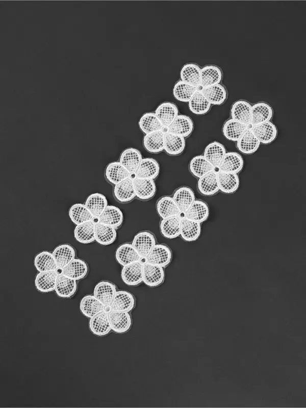 Аппликация для одежды «Цветочек», кружевная, d=4 см, 10 шт., белая Аппликация для одежды «Цветочек», кружевная, d=4 см, 10 шт., белая