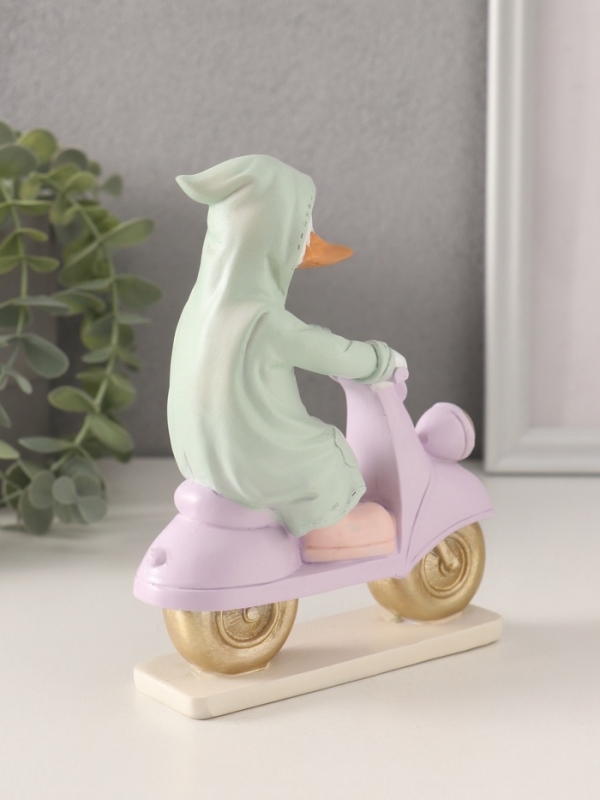 Сувенир полистоун Сувенир полистоун "Утка в зелёном дождевике на мопеде" 13х5,5х16 см