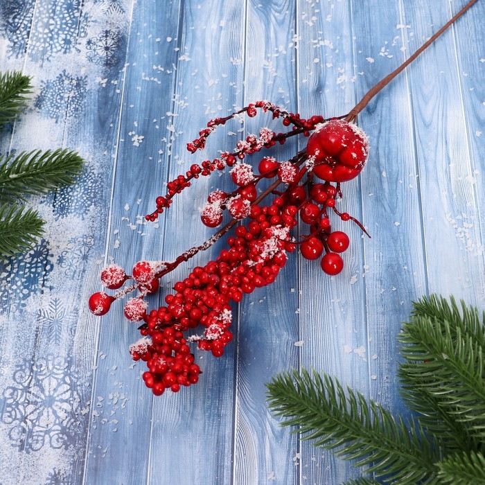 Декор Декор "Зимнее очарование" веточка с яблочком и ягодками, 30 см