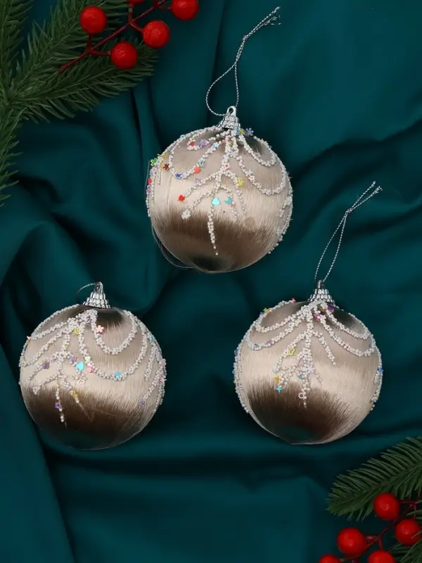 Набор шаров пластик d-8 см, 3 шт Набор шаров пластик d-8 см, 3 шт "Бамби" золото