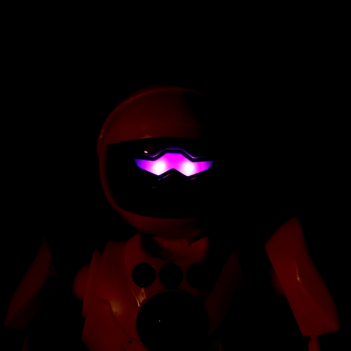 Робот радиоуправляемый «Кибер Бот», световые и звуковые эффекты, цвет жёлтый Робот радиоуправляемый «Кибер Бот», световые и звуковые эффекты, цвет жёлтый