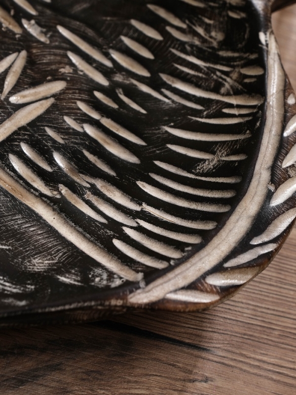 Тарелка Тарелка "Рыба" дерево Джати, 28х26х5 см, цв. тёмно-коричневый