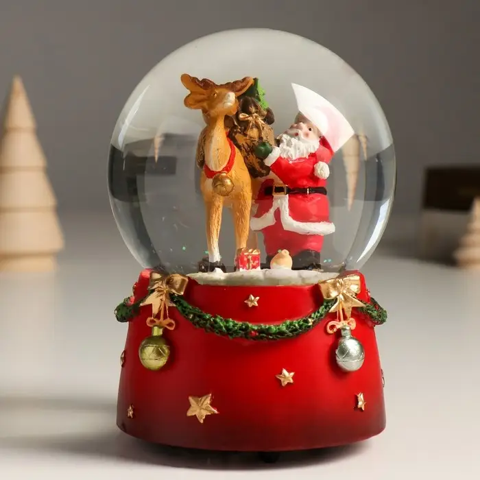 Сувенир полистоун водяной шар музыка механ. "Дед Мороз и северный олень" 11,5х11,5х14 см