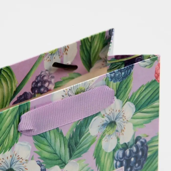 Пакет подарочный ламинированный, упаковка, «Будь собой», радужная голография, S 12 х 15 х 5.5 см