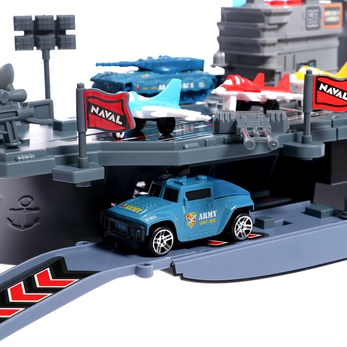 Парковка &laquo;Авианосец&raquo;, стреляет, свет и звук, подвижные элементы