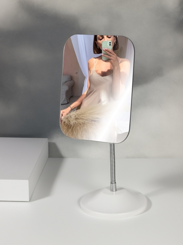 Зеркало настольное, на гибкой ножке, зеркальная поверхность 13.5×16.5 см, белое Зеркало настольное, на гибкой ножке, зеркальная поверхность 13.5×16.5 см, белое