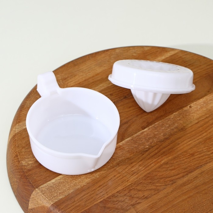 Соковыжималка Доляна, 11,5×8,5×9 см, цвет белый Соковыжималка Доляна, 11,5×8,5×9 см, цвет белый