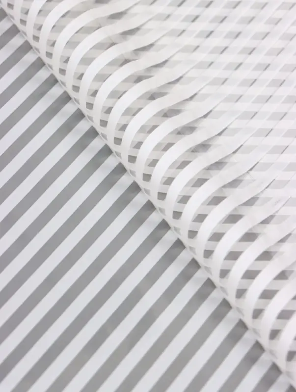 Пленка прозрачная с рисунком «Диагональ» Белая 0.7×8.2±5%м