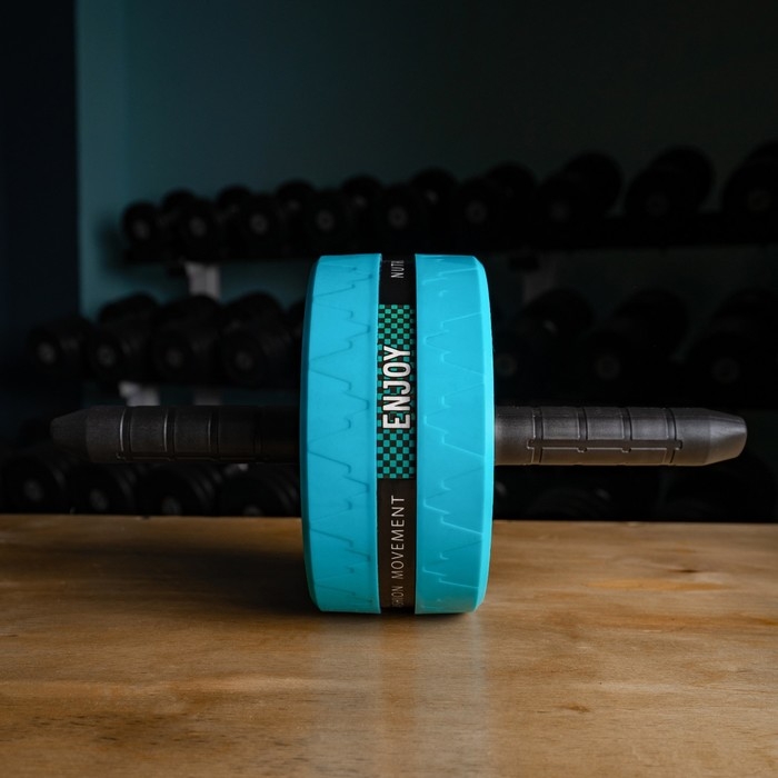 Ролик для пресса ONLYTOP, 38х17х17 см, с ковриком, цвет голубой Ролик для пресса ONLYTOP, 38х17х17 см, с ковриком, цвет голубой