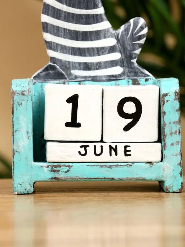 Календарь настольный Календарь настольный "Полосатый кот" дерево 7х4х14 см, цв. чёрно-белый