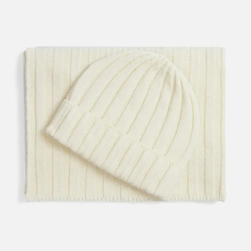 Шапка Metelitsa, белая (молочная) Шапка Metelitsa, белая (молочная)