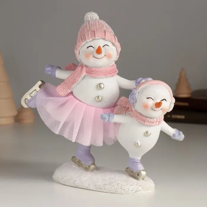 Фигурка полистоун &laquo;Счастливые снеговички на коньках&raquo;, 17&times;6&times;18 см