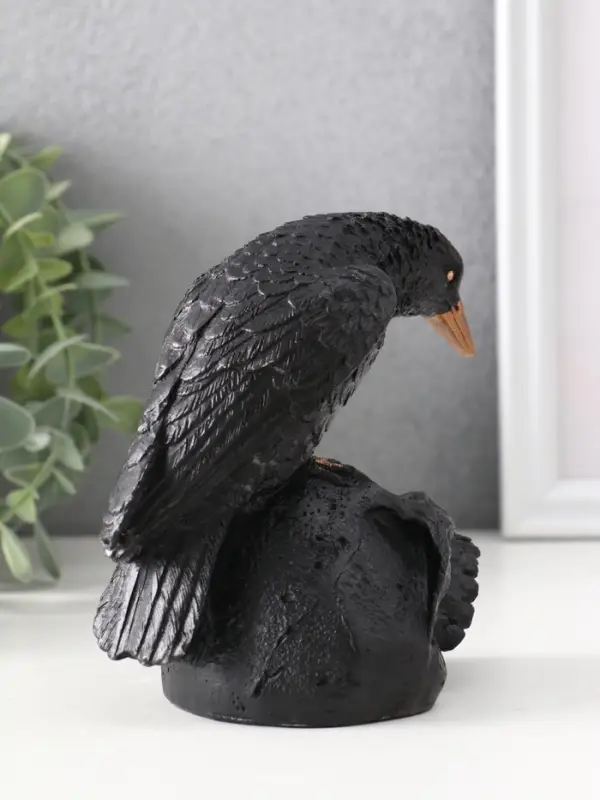 Фигура «Ворон на черепе», 12×12×8 см, чёрная