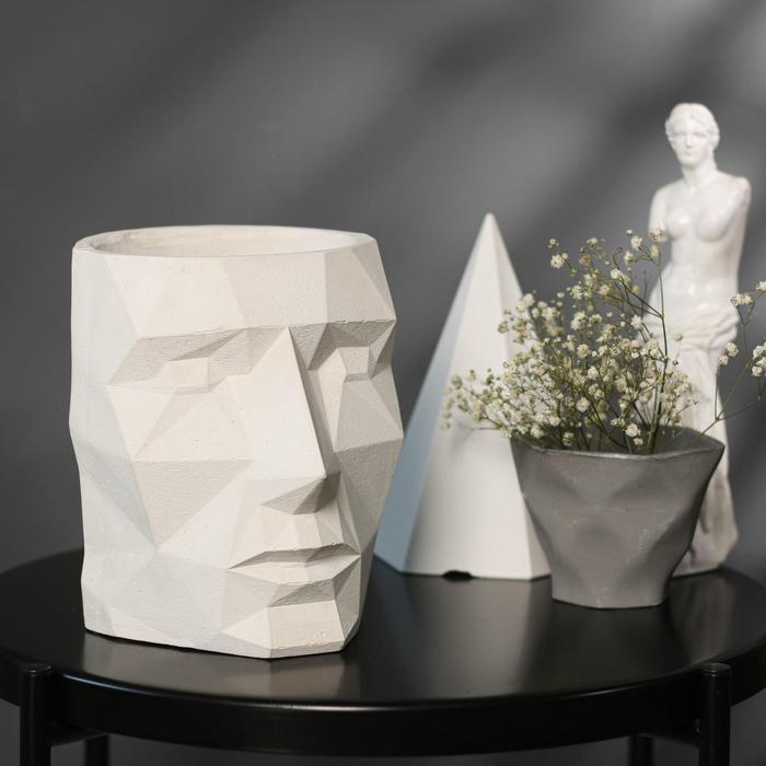 Кашпо полигональное «Голова», цвет белый, 18 × 20 см Кашпо полигональное «Голова», цвет белый, 18 × 20 см