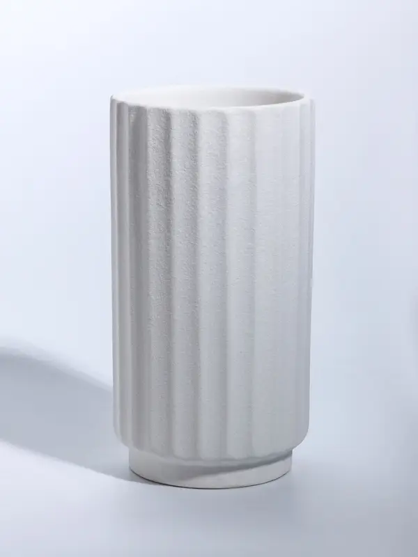 Ваза керамика настольная Ваза керамика настольная "Абиджил" линии, h=21, d=11 см, белый