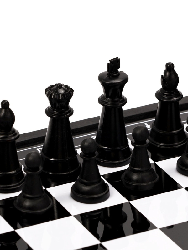 Шахматы магнитные 26 х 26 см, король h-4.6 см, d-1.9 см, доска и фигуры пластик Шахматы магнитные 26 х 26 см, король h-4.6 см, d-1.9 см, доска и фигуры пластик