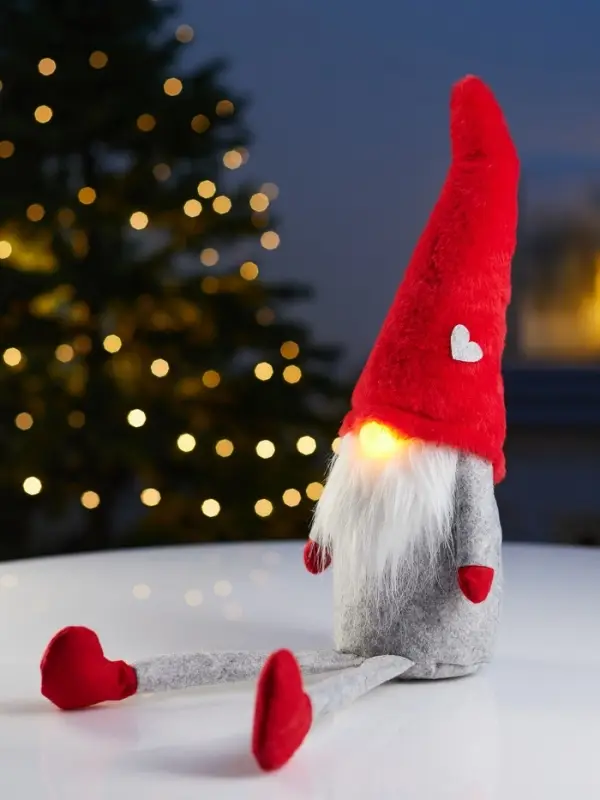 Фигура текстиль «Гномик в красной шапке» 60 см, 1 LED, LR1130х3 (в компл.), Т/БЕЛЫЙ Фигура текстиль «Гномик в красной шапке» 60 см, 1 LED, LR1130х3 (в компл.), Т/БЕЛЫЙ