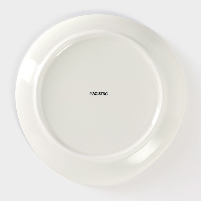 Тарелка фарфоровая десертная Magistro Ocean, d=17 см, цвет синий Тарелка фарфоровая десертная Magistro Ocean, d=17 см, цвет синий