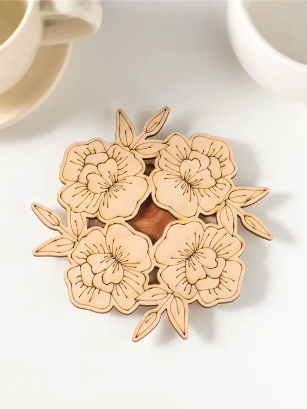 Подставка под горячее &laquo;Цветы&raquo;, вид 2, 11см, можжевельник, фанера