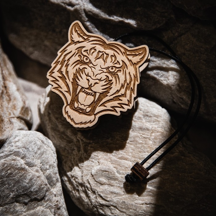 Подвеска автомобильная Grand Caratt Тигр, дерево, войлок Подвеска автомобильная Grand Caratt Тигр, дерево, войлок