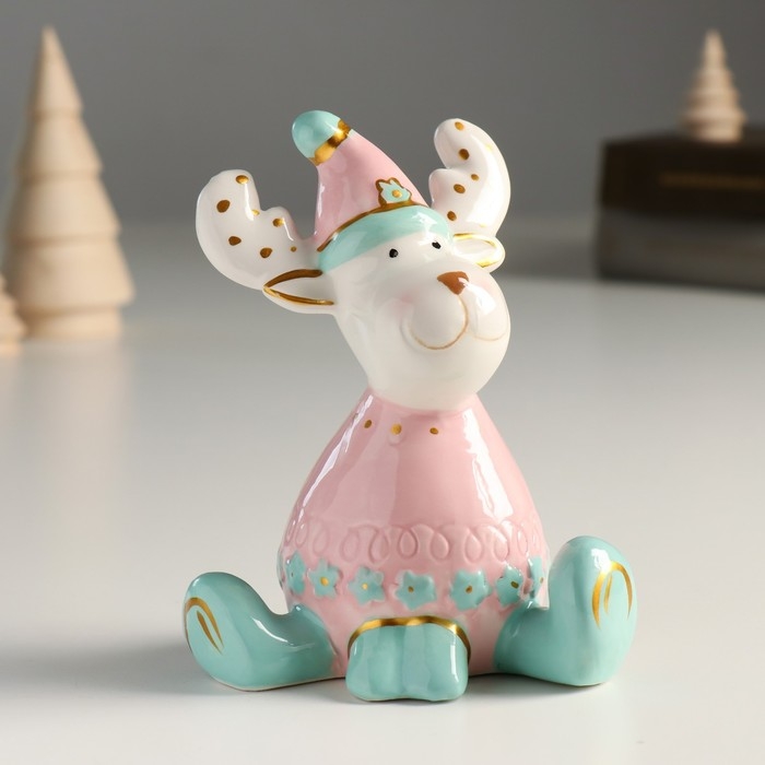 Сувенир керамика  Сувенир керамика "Лосик, розовый свитер и колпак, белые рожки в горох" 12,1х9,8х7 см