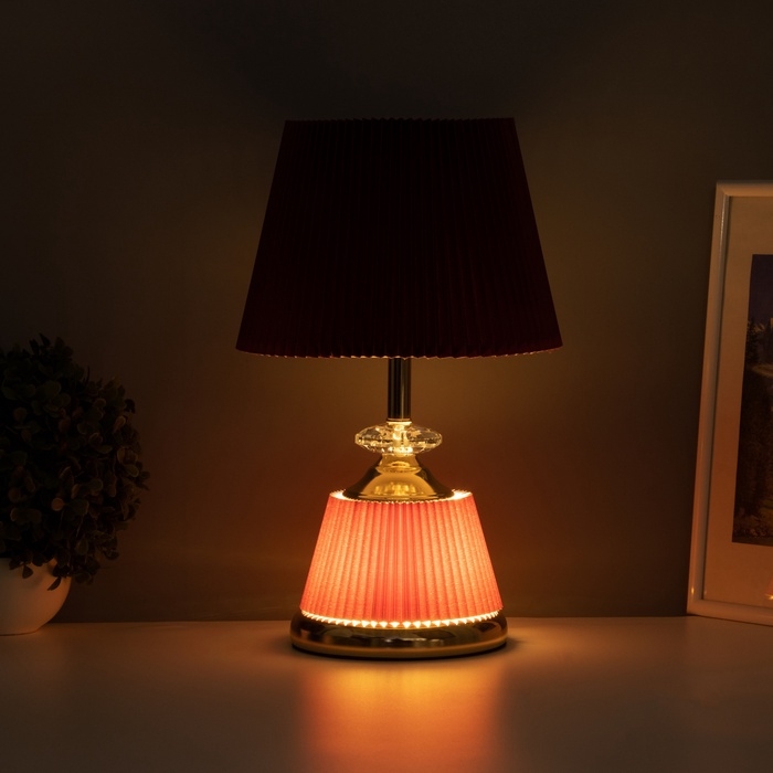 Лампа настольная Лампа настольная "Клаудия" 1х40Вт Е27+LED подсветка основания бордовый/золото 15х15х32,5см 1068333