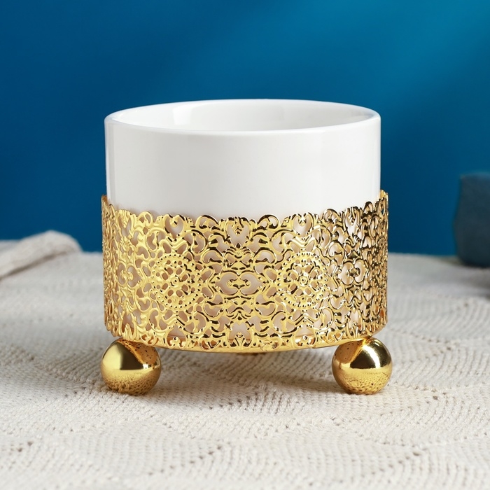 Кашпо на подставке  Кашпо на подставке "Алис" белое, 9х8,5см