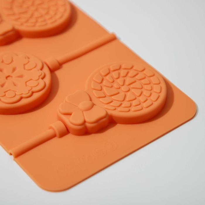 Форма для леденцов Доляна «Улыбка», силикон, 25×9,5 см, 5 ячеек, с палочками, цвет МИКС Форма для леденцов Доляна «Улыбка», силикон, 25×9,5 см, 5 ячеек, с палочками, цвет МИКС